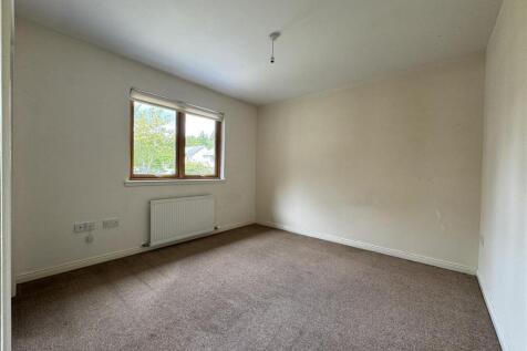 BEDROOM 1.JPG