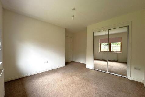 BEDROOM 2.2.JPG