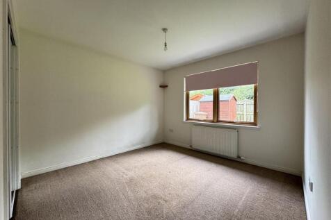 BEDROOM 2.JPG