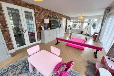 Cons/Playroom