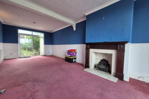 Lounge/Dining
