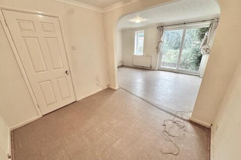 IMG-20251014-WA00...