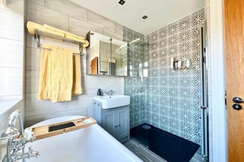 IMG-20251120-WA00...