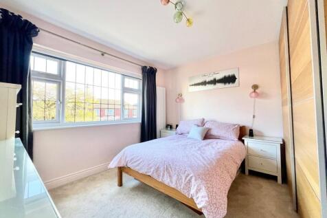 IMG-20251120-WA00...