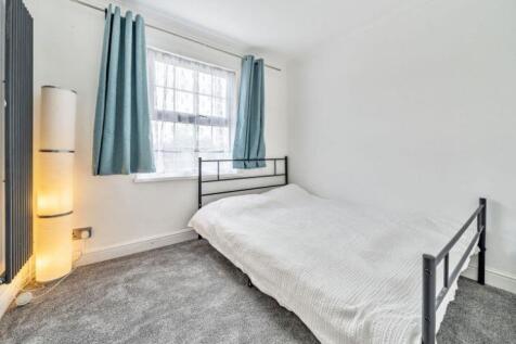 Bedroom 1.JPG