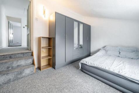 Bedroom.JPG
