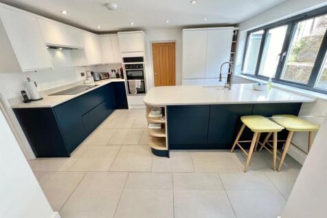 Kitchen/ Breakfast