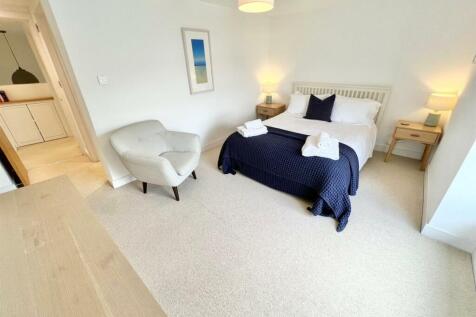 Bedroom Two/ Guest