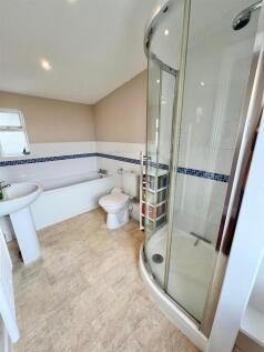Bath/ Shower Room