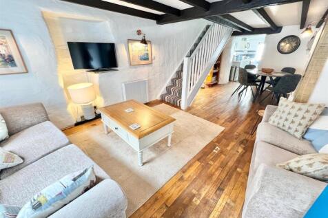 Lounge/ Dining Room