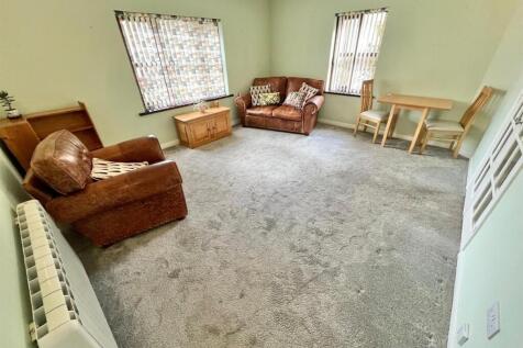 Lounge/ Dining Room
