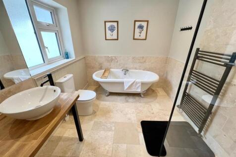 Bath/ Shower Room