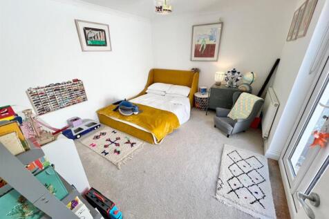 Bedroom 5/Family