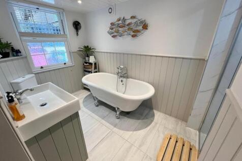 Family Bath/