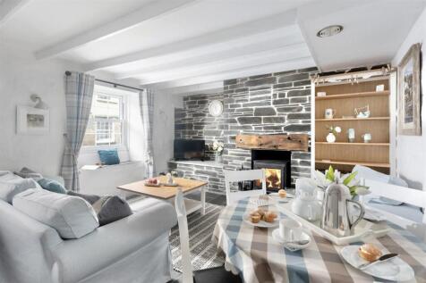 Lounge/ Dining Room