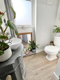 Cloakroom/ Laundry