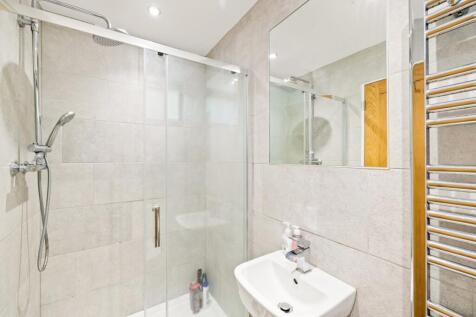 EN-SUITE TO BEDROOM TWO