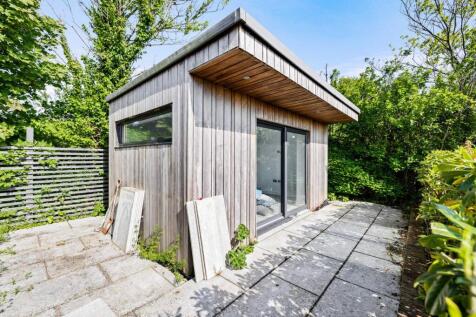SUMMER HOUSE