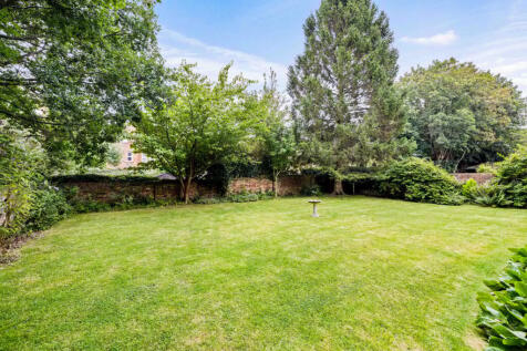 COMMUNAL GARDEN