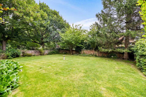 COMMUNAL GARDEN