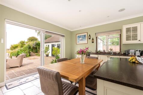 Kitchen/Breakfast Rm