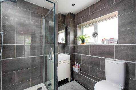 En Suite Shower Rm