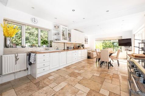 Kitchen/Dining Rm