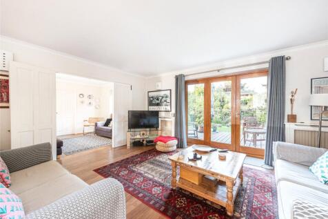 Sitting Room Area