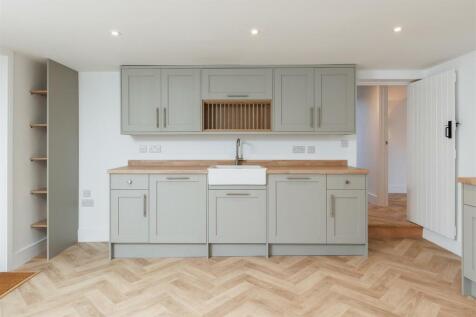 Kitchen (2).jpg