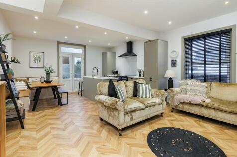 Kitchen-Family Room