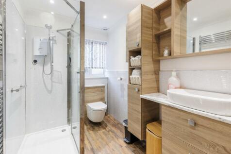 Shower Room.jpg