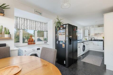 Kitchen 3.jpg