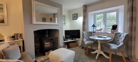 Hedgerow sitting room