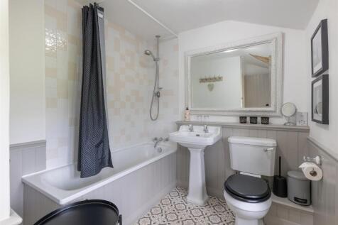 Fossil bathroom