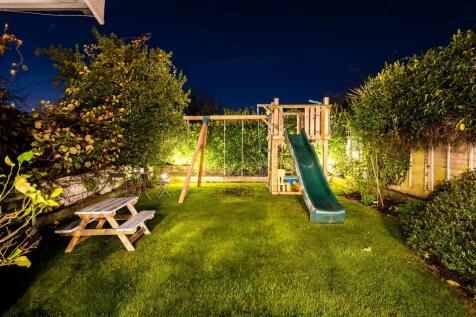 Night shot rear garden 6.jpg