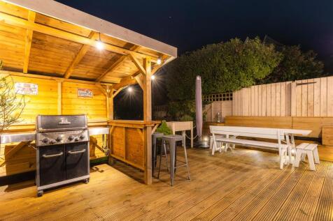 Night shot rear garden.jpg