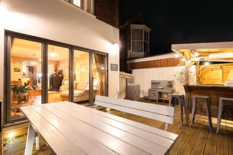 Night shot rear garden 2.jpg
