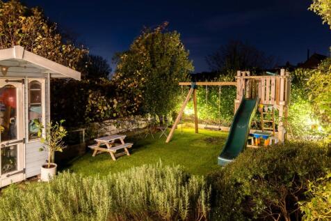 Night shot rear garden 3.jpg