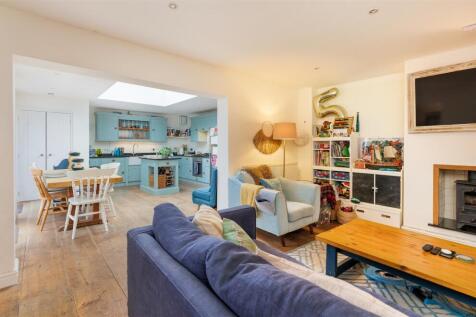 Sitting Room/Kitchen