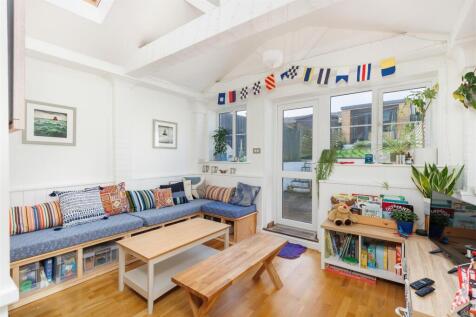Family Room 1-1