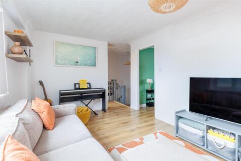 Sitting Room 1-1
