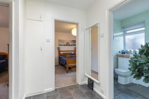 Hallway 2.jpg