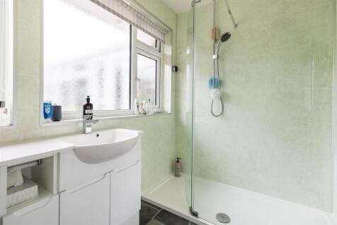 Shower Room 1.jpg