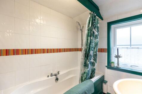 Bathroom.jpg