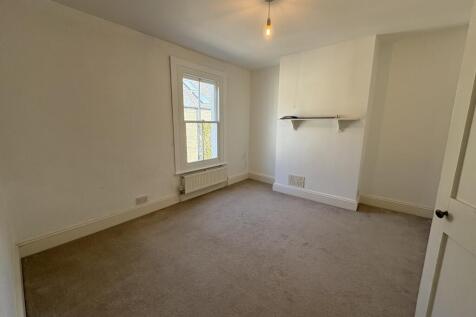 Bedroom 1 .jpeg