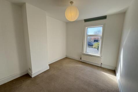 Bedroom 2-2.jpeg