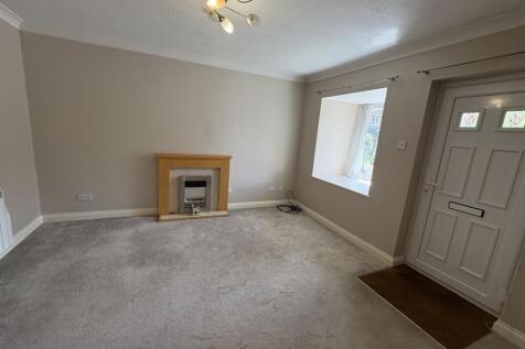 4 Pavilion Court living room .jpeg