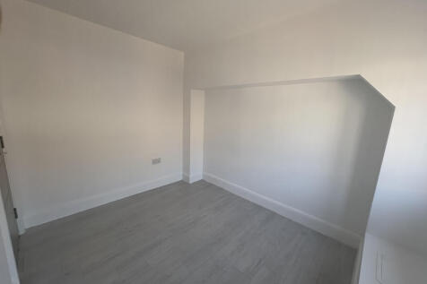 Flat 1a bedroom.jpeg