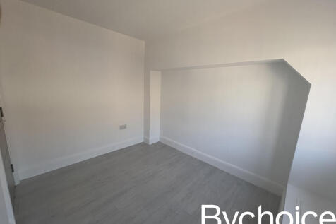 Flat 1a bedroom.jpeg