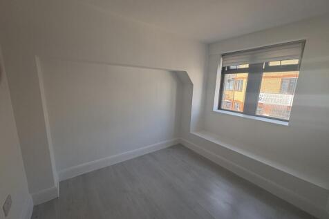 Flat 1a bedroom x.jpeg